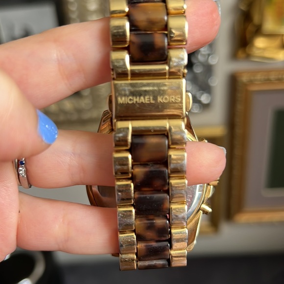 Michael Kora Tortoise Bracelet Watch - Picture 3 of 6